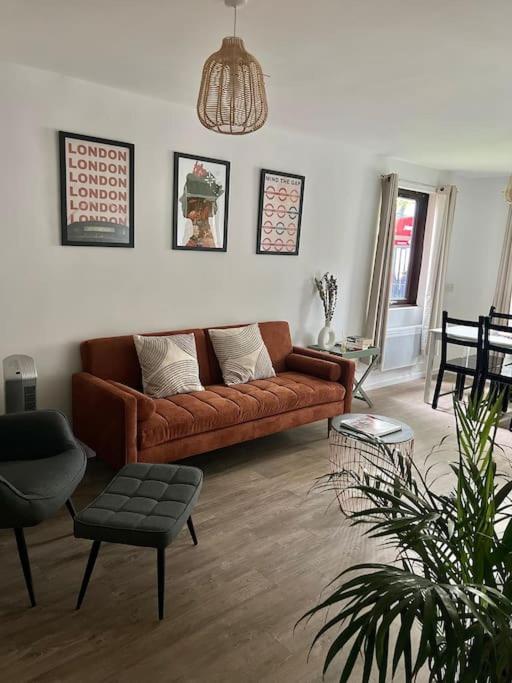 Gorgeous Flat 10 Min Walk To Stadium Free Parking Лондон Екстериор снимка
