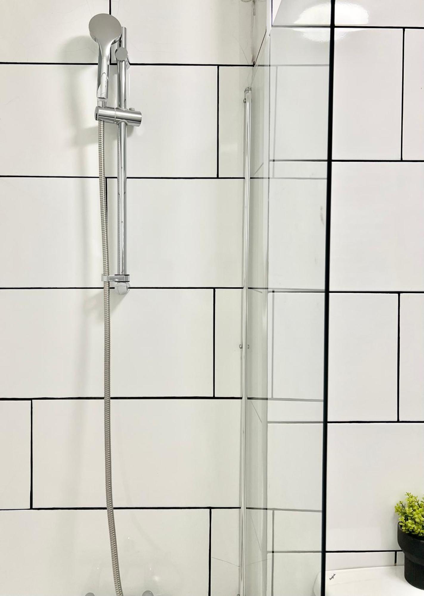 Gorgeous Flat 10 Min Walk To Stadium Free Parking Лондон Екстериор снимка